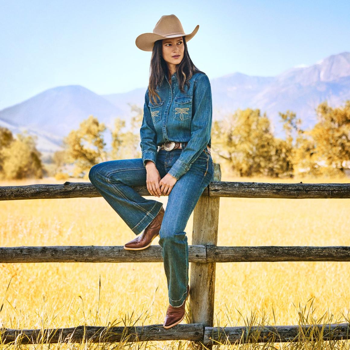 214 City Trouser Jeans In Medium Wash Blue Women Stetson Denim